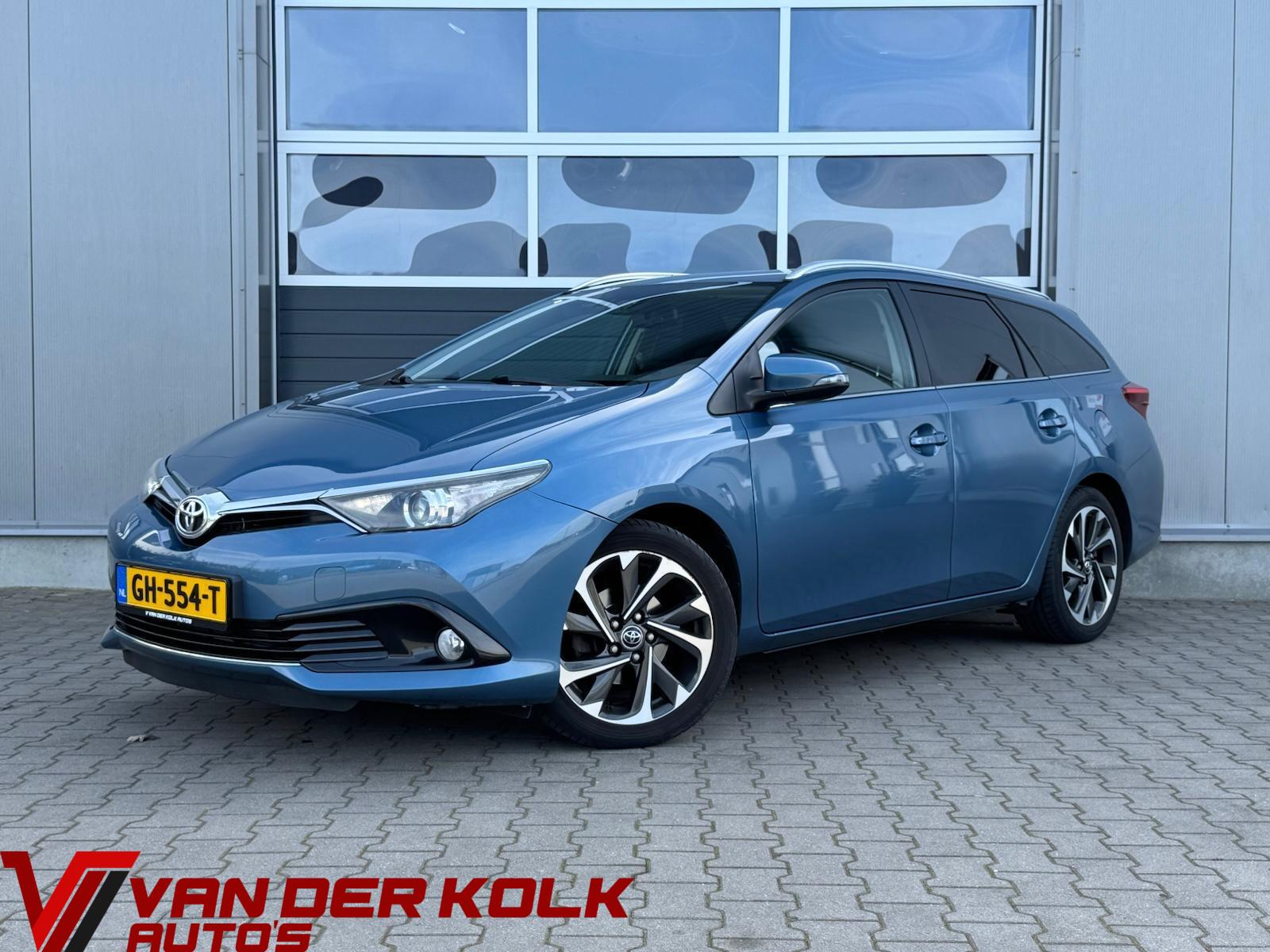 Toyota Toyota Auris 1.2T Dynamic | Camera | Navigatie | LED | Cruise | Climate | Trekhaak 2015 - voorkant