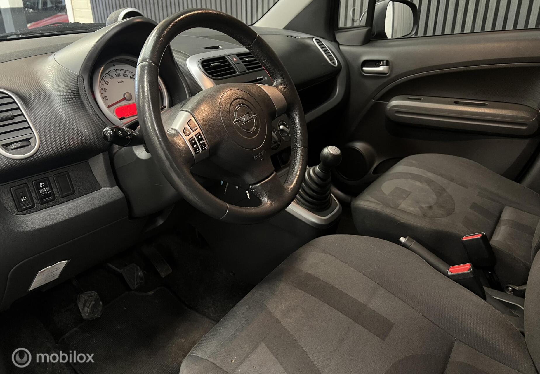 Foto van Opel Agila