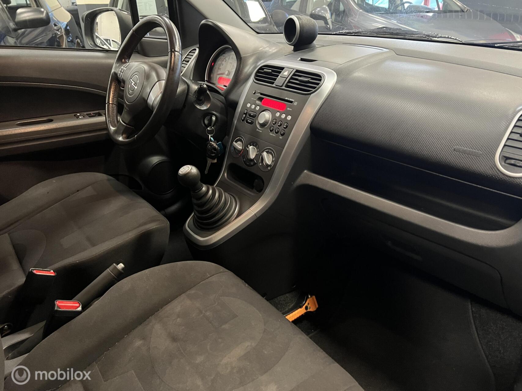 Foto van Opel Agila