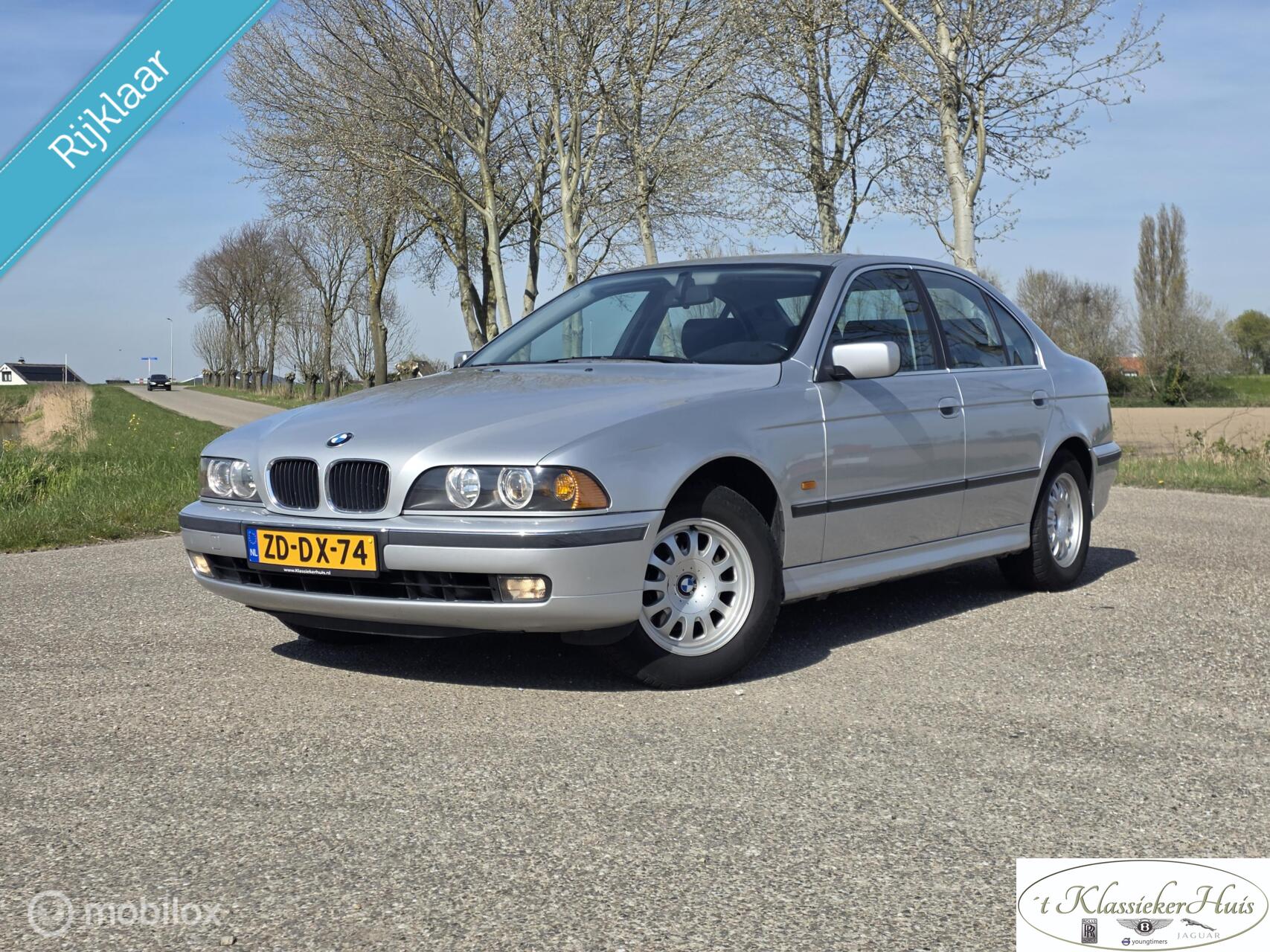 BMW 5er Reihe 523i Executive 1999 - voorkant
