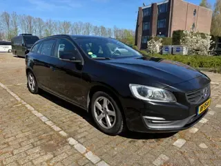 Volvo V60 2.0 D3 Summum 2017 - voorkant