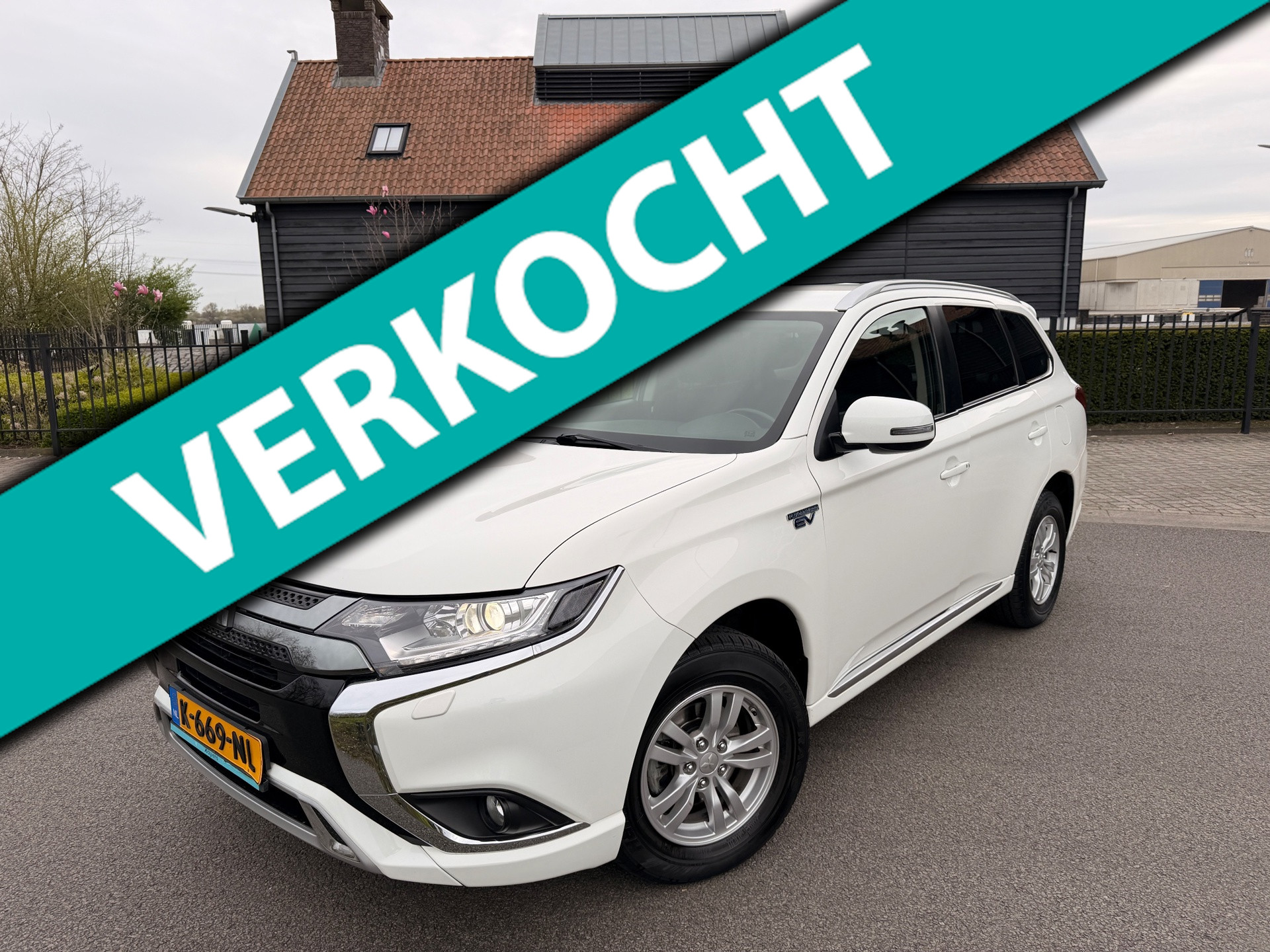 Foto van MITSUBISHI MITSUBISHI OUTLANDER
