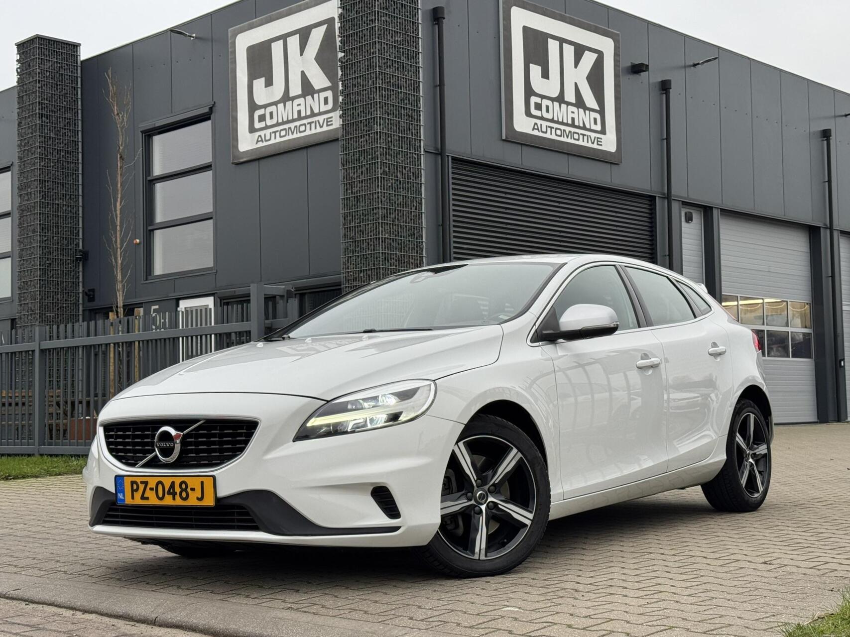 Volvo V40 2.0 T4 Business Sport | R-Design | NAP | Trekhaak | Stoelverwarming 2017 - voorkant