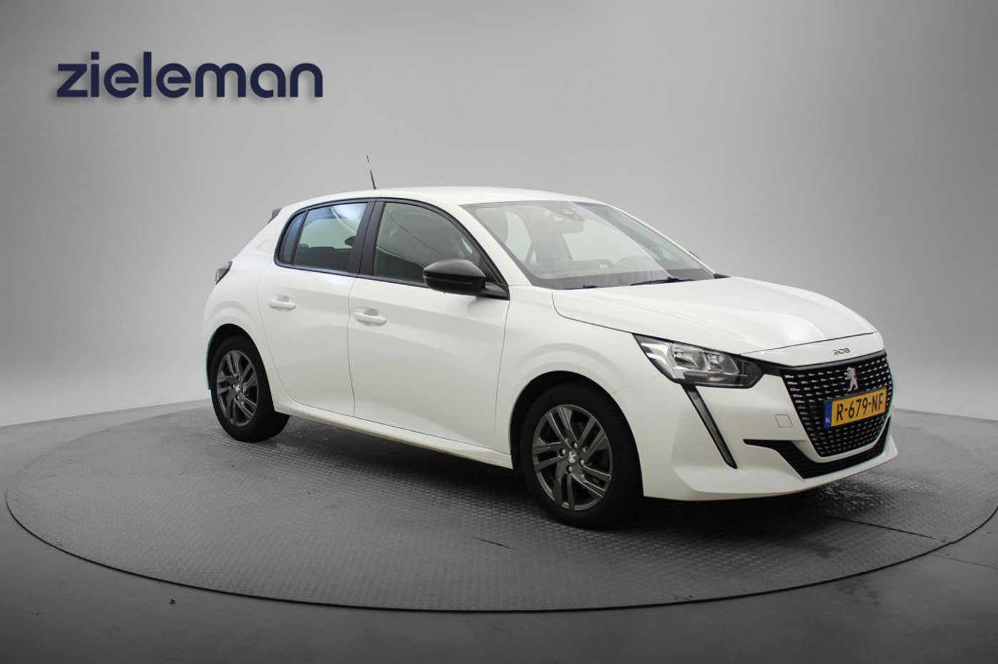Peugeot 208 1.2 PureTech Active Pack - Carplay, Navi, Cruise 2022 - voorkant