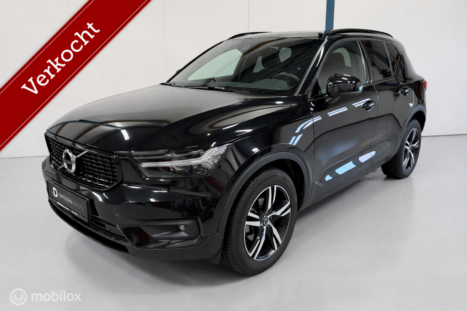 Volvo XC40 1.5 T3 R-Design PANO / 360 / 1E EIGENAAR 2021 - voorkant
