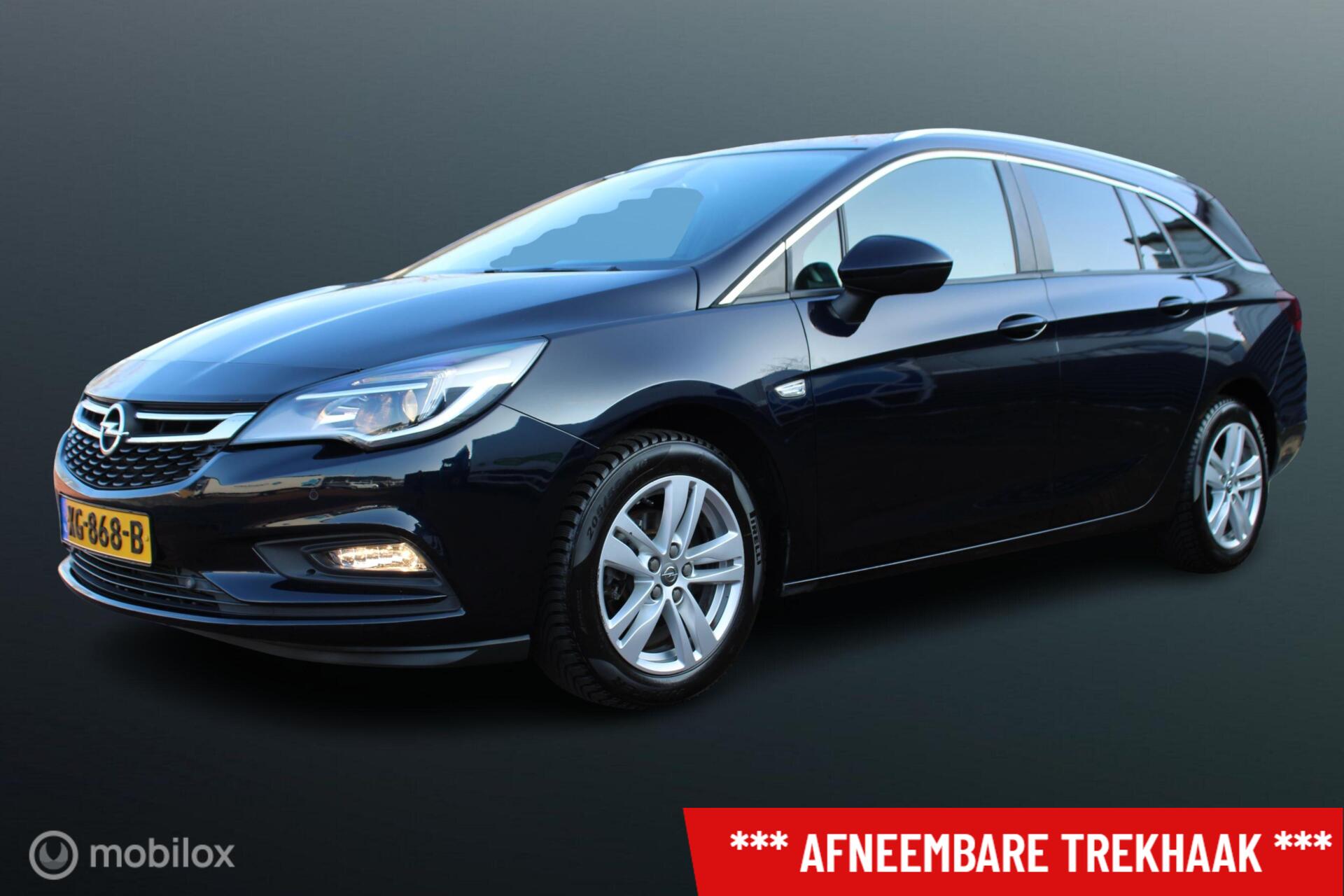 Opel Astra Sports Tourer 1.4 Turbo 150 PK Online Edition, Stoel-stuurverwarming, Trekhaak, Sportstoelen, Pdc voor + achter, Donker glas 2018 - voorkant