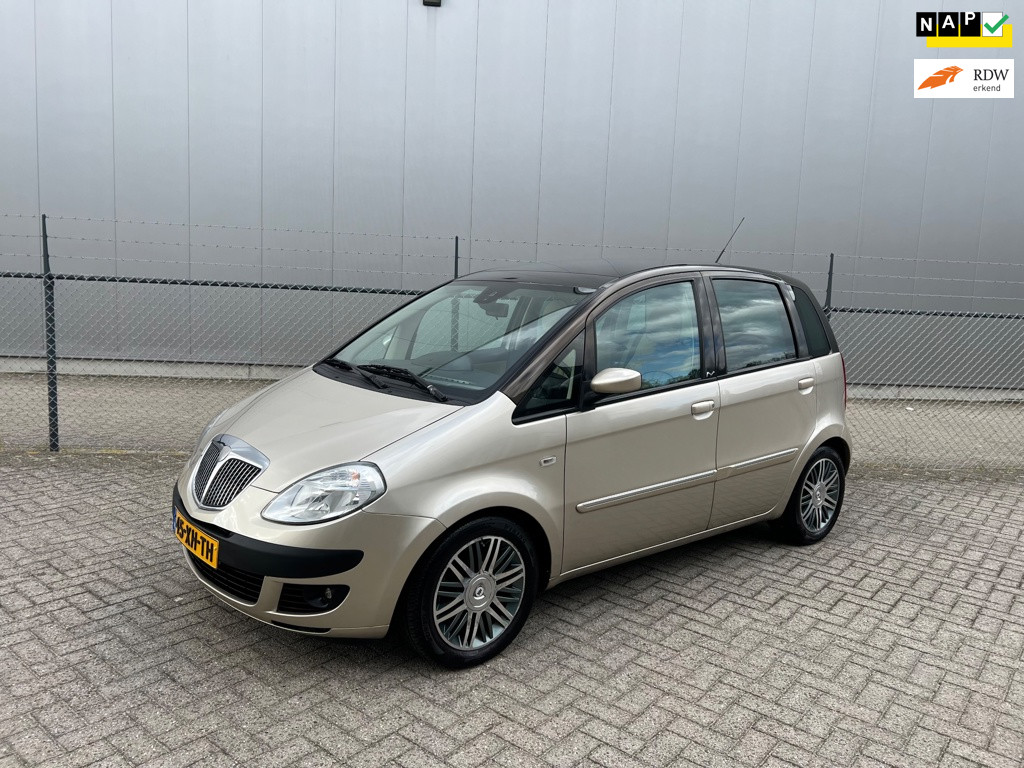 Foto van Lancia Musa