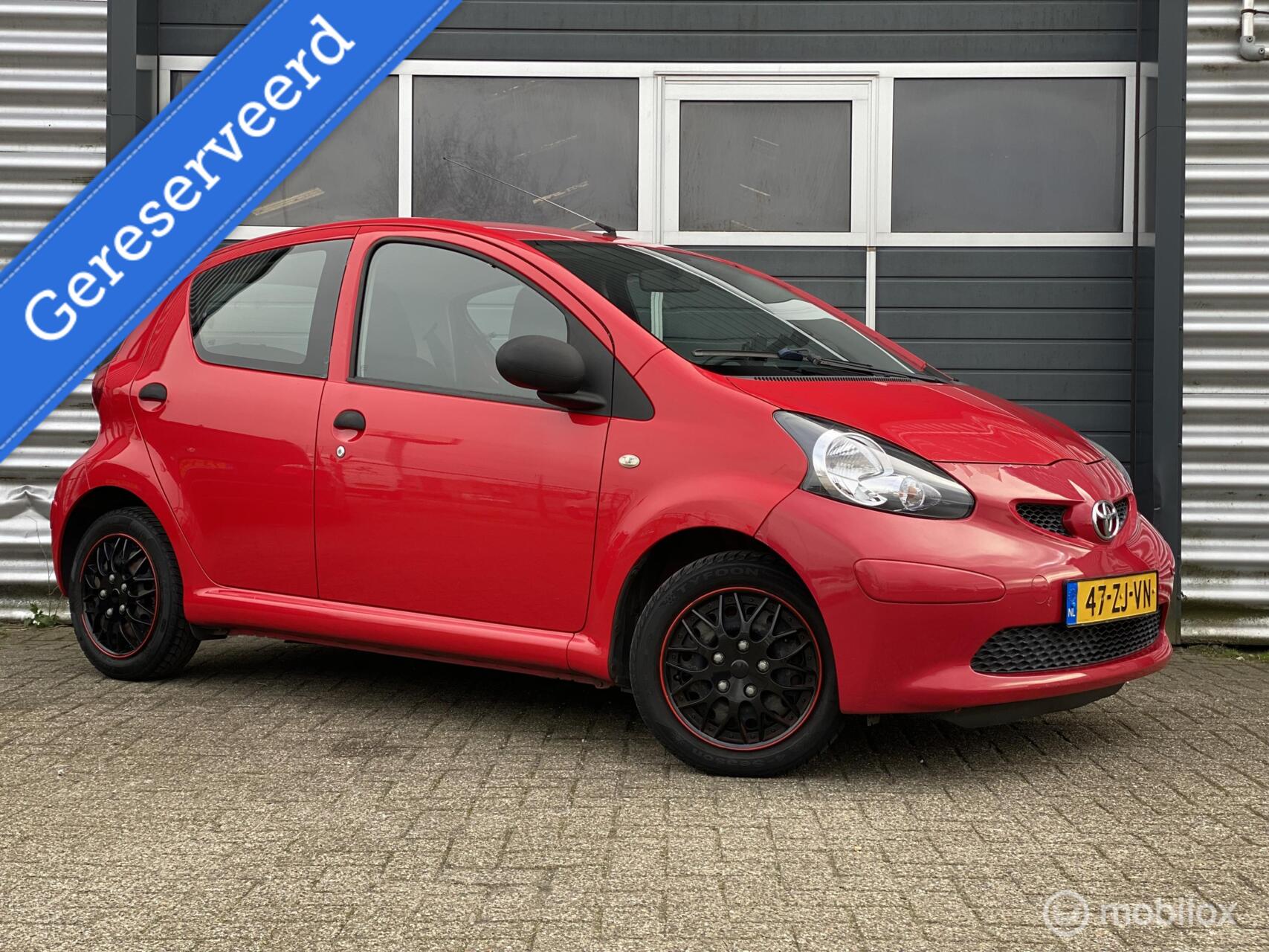 Toyota Toyota Aygo 1.0-12V 2008 5 Deurs|Nwe APK|Dealer Onderhouden| 2008 - voorkant