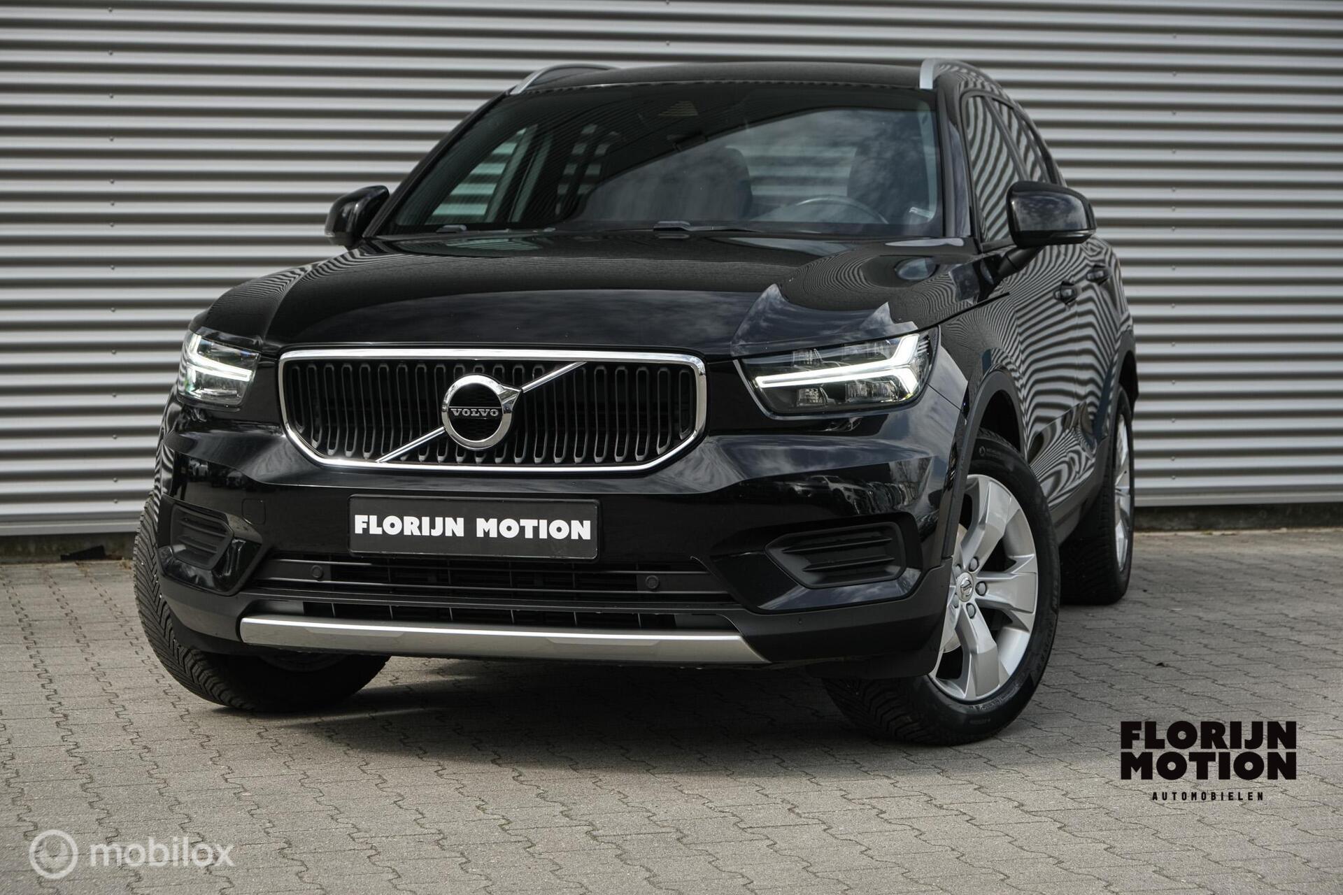 Volvo XC40 1.5 T3 Momentum | Trekhaak | Cruisecontrol | All seasons | Sportstoelen | PDC  | Volledig onderhouden 2019 - voorkant
