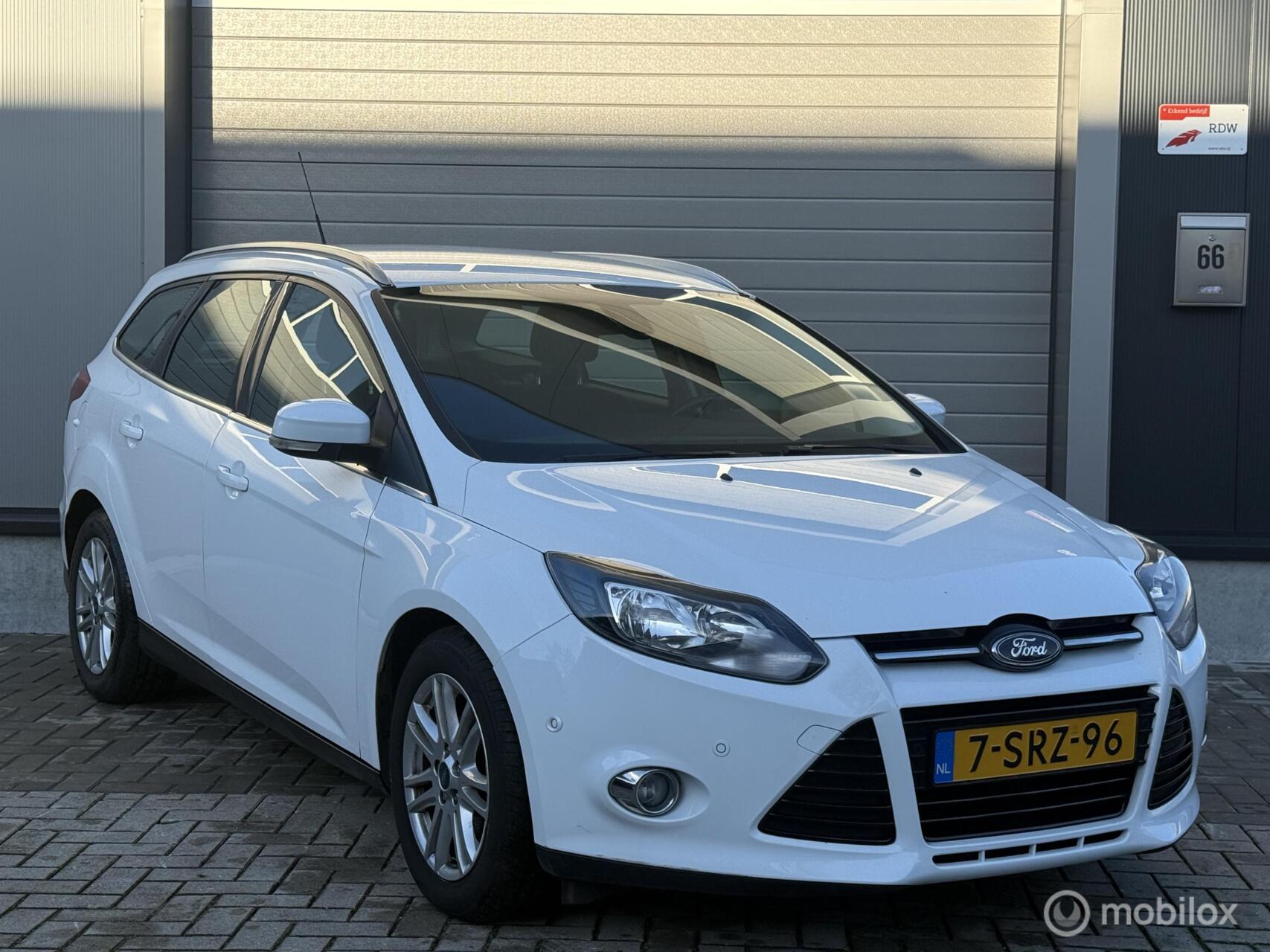 Foto van FORD FOCUS
