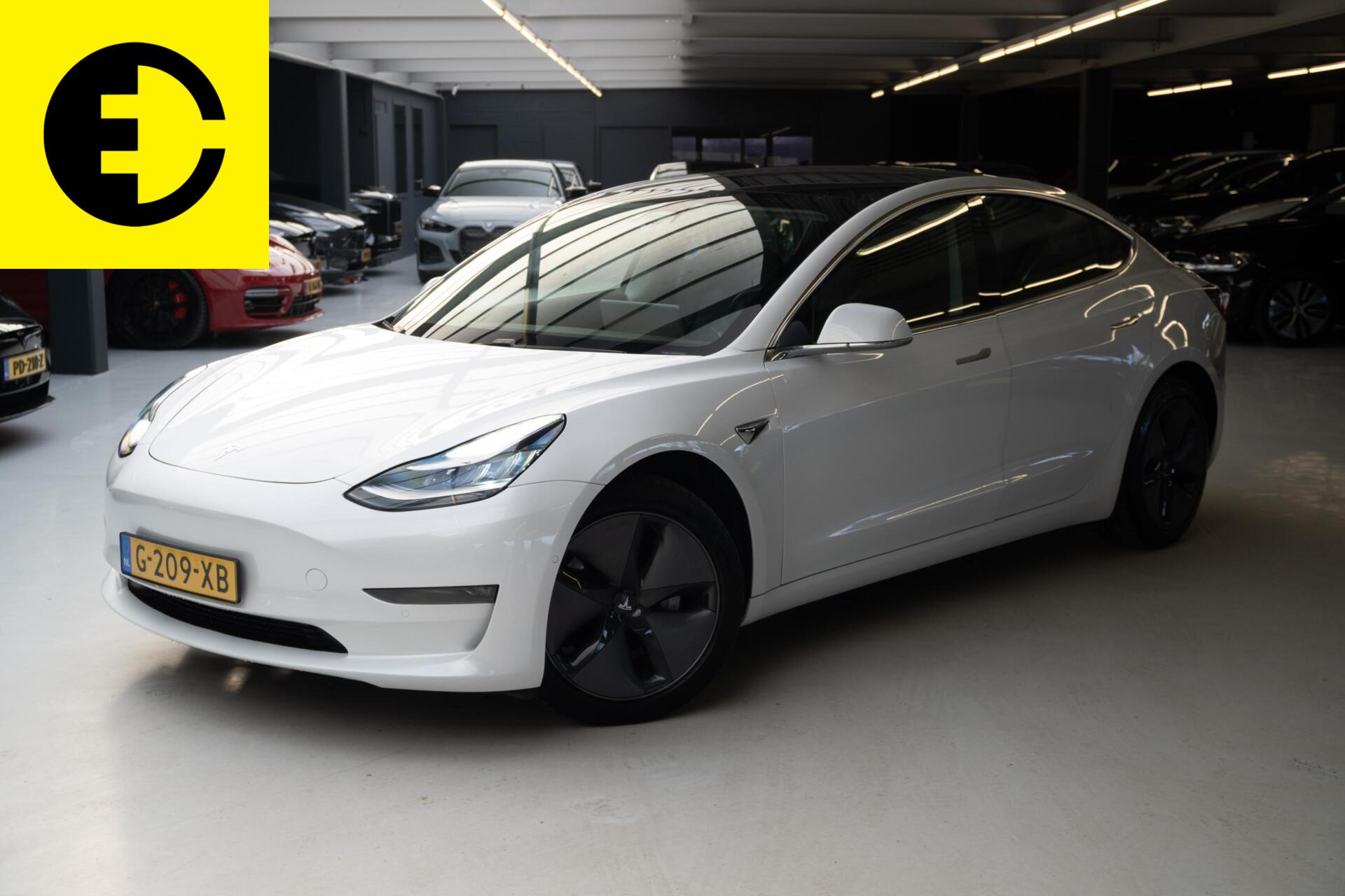 Foto van TESLA MODEL 3