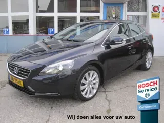 Volvo V40 2.0 T3 Summum 2015 - voorkant