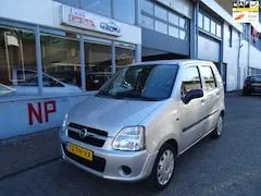 Opel Agila 1.2-16V Essentia 2004 - voorkant