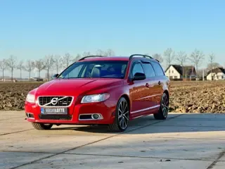 Volvo V70 2.5FT Momentum 2010 - voorkant