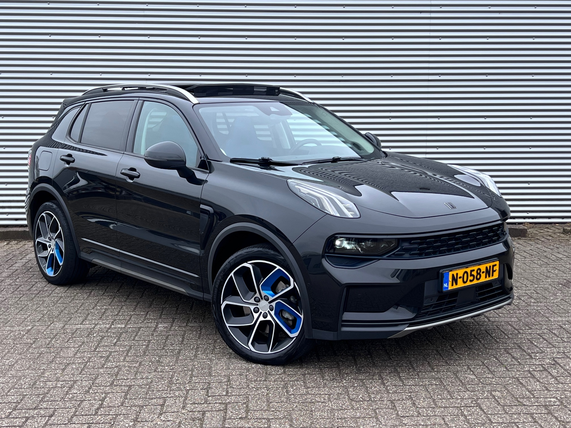 Foto van LYNK&CO LYNK & CO 01