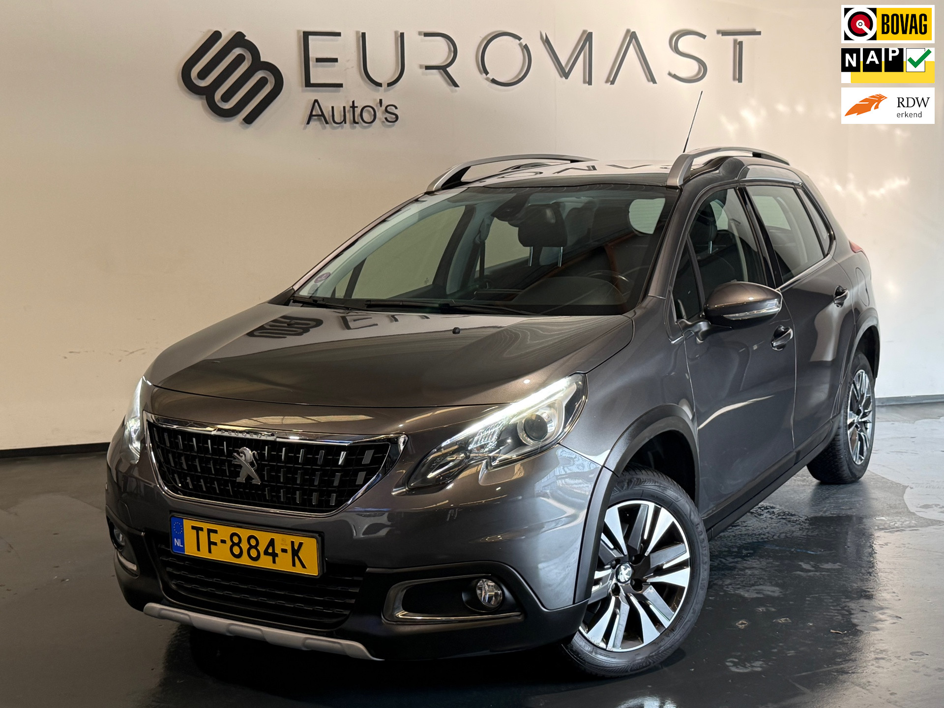 Peugeot 2008 1.2 PureTech Allure Automaat Panoramadak Cruise Navi Nieuwe Apk 2018 - voorkant