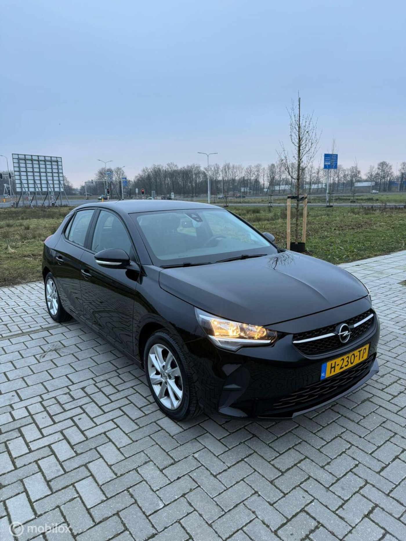 Opel Corsa 1.2 Edition 2020 - voorkant