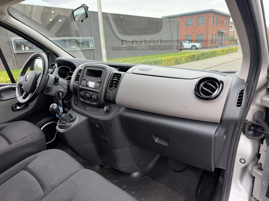 Foto van Renault Trafic Passenger