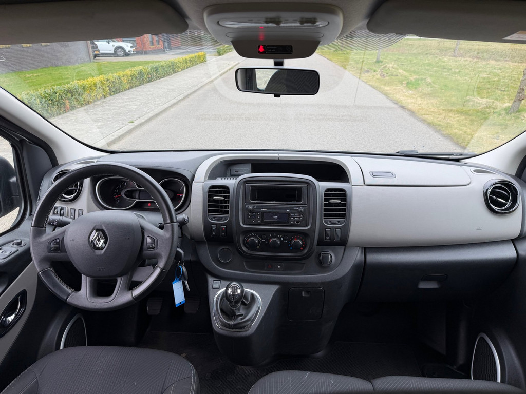 Foto van Renault Trafic Passenger