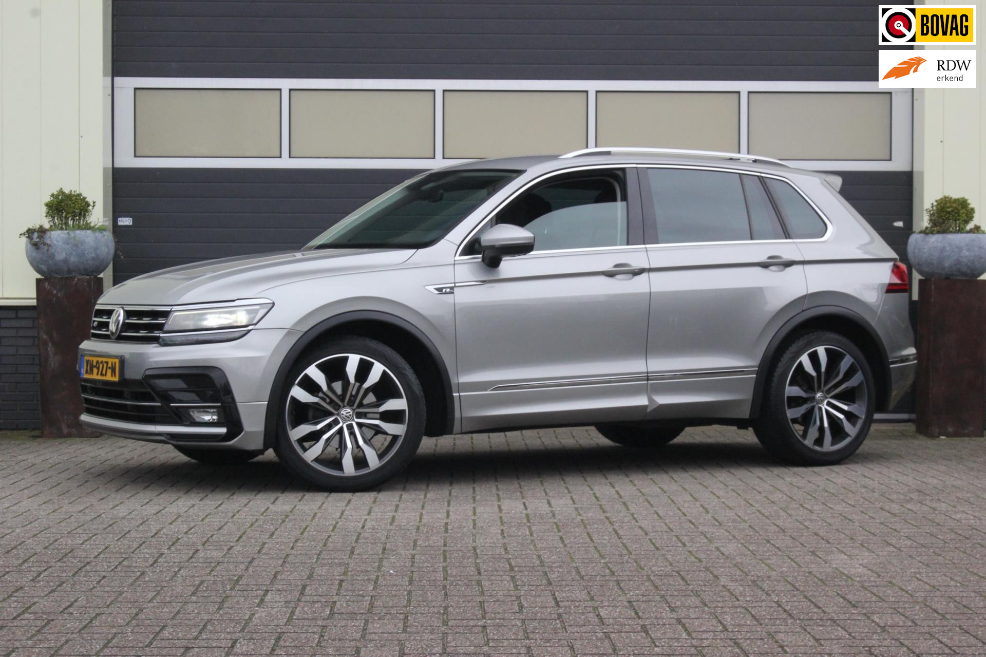 Volkswagen Tiguan 1.4 TSI ACT Highline R-line | Trekhaak | 2018 - voorkant