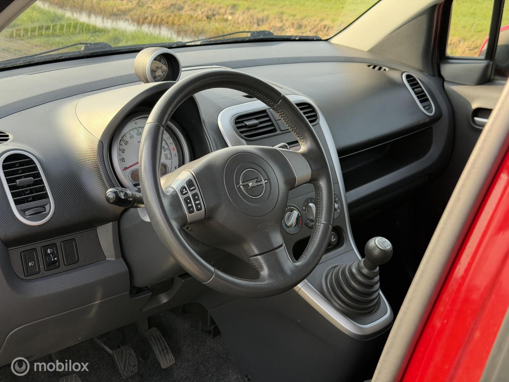 Foto van Opel Agila