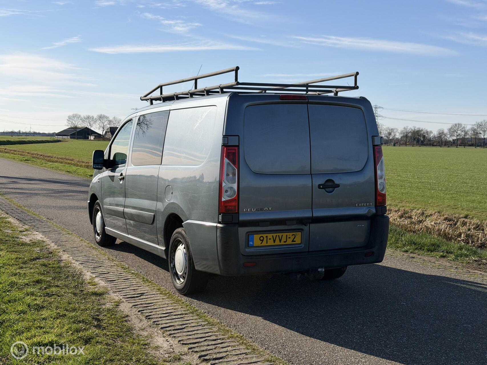 Foto van Peugeot Expert 229 L2h1 2.0hdif 16v-136 DC