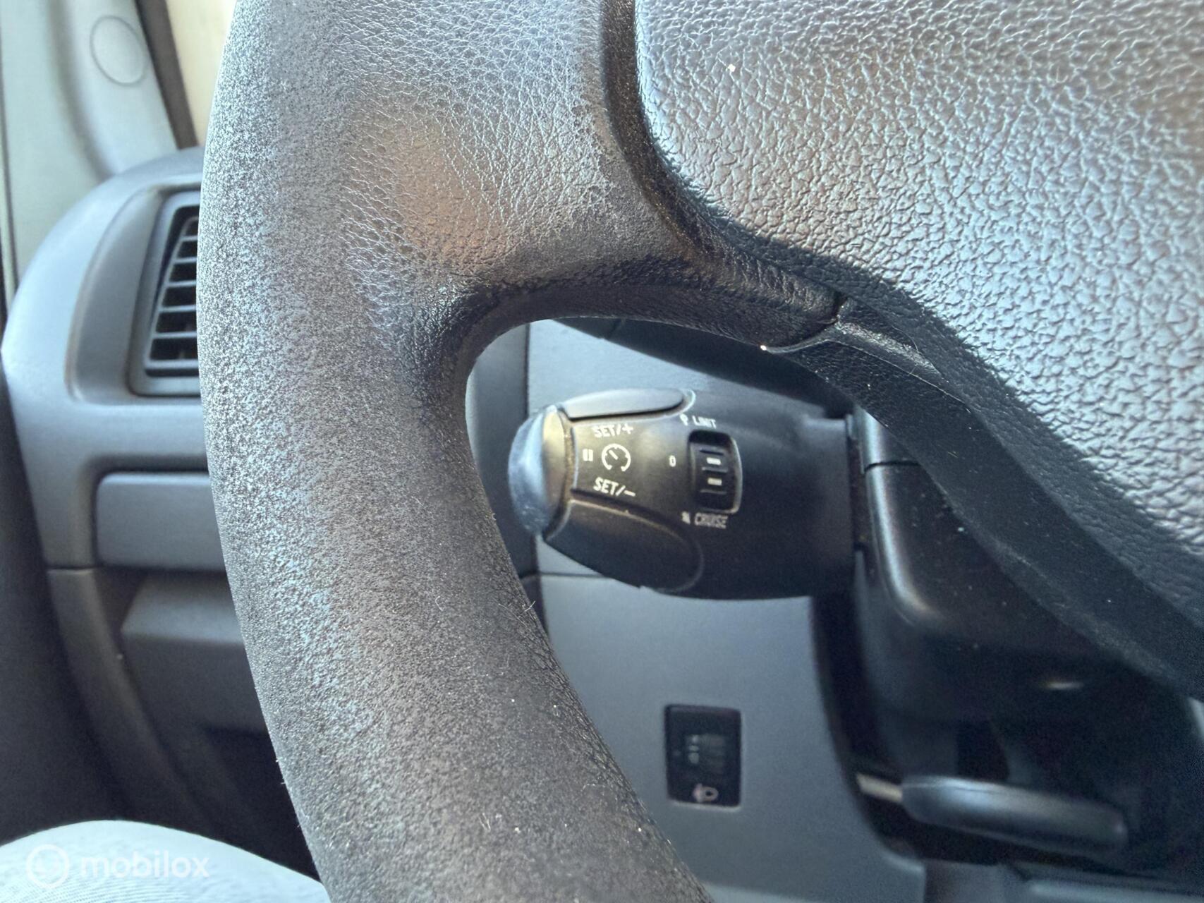 Foto van Peugeot Expert 229 L2h1 2.0hdif 16v-136 DC