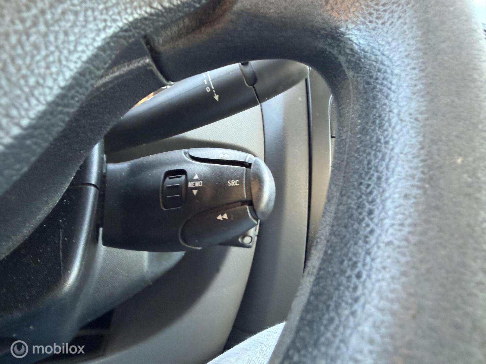 Foto van Peugeot Expert 229 L2h1 2.0hdif 16v-136 DC
