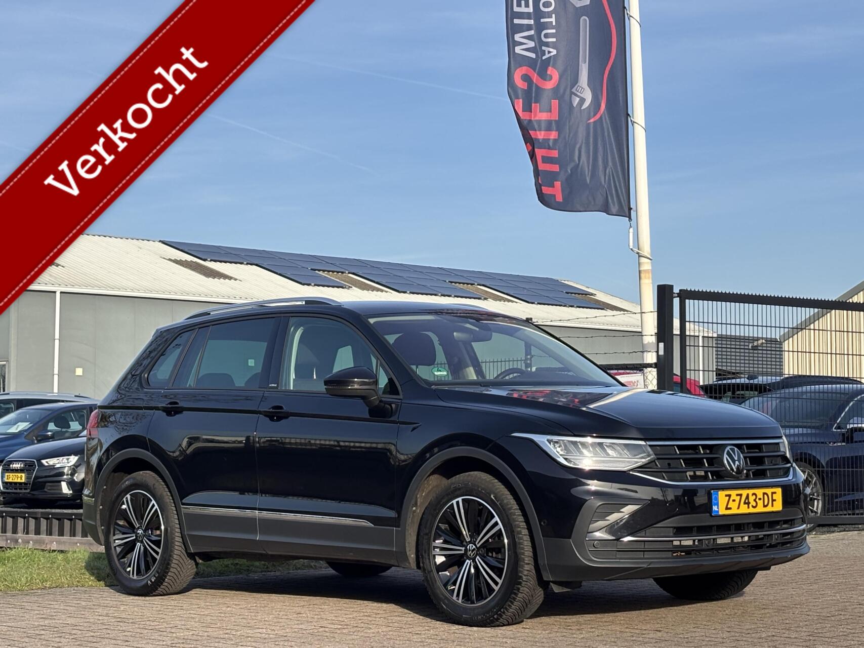 Volkswagen Tiguan 1.5 TSI Life acc trekhaak camera 2022 - voorkant