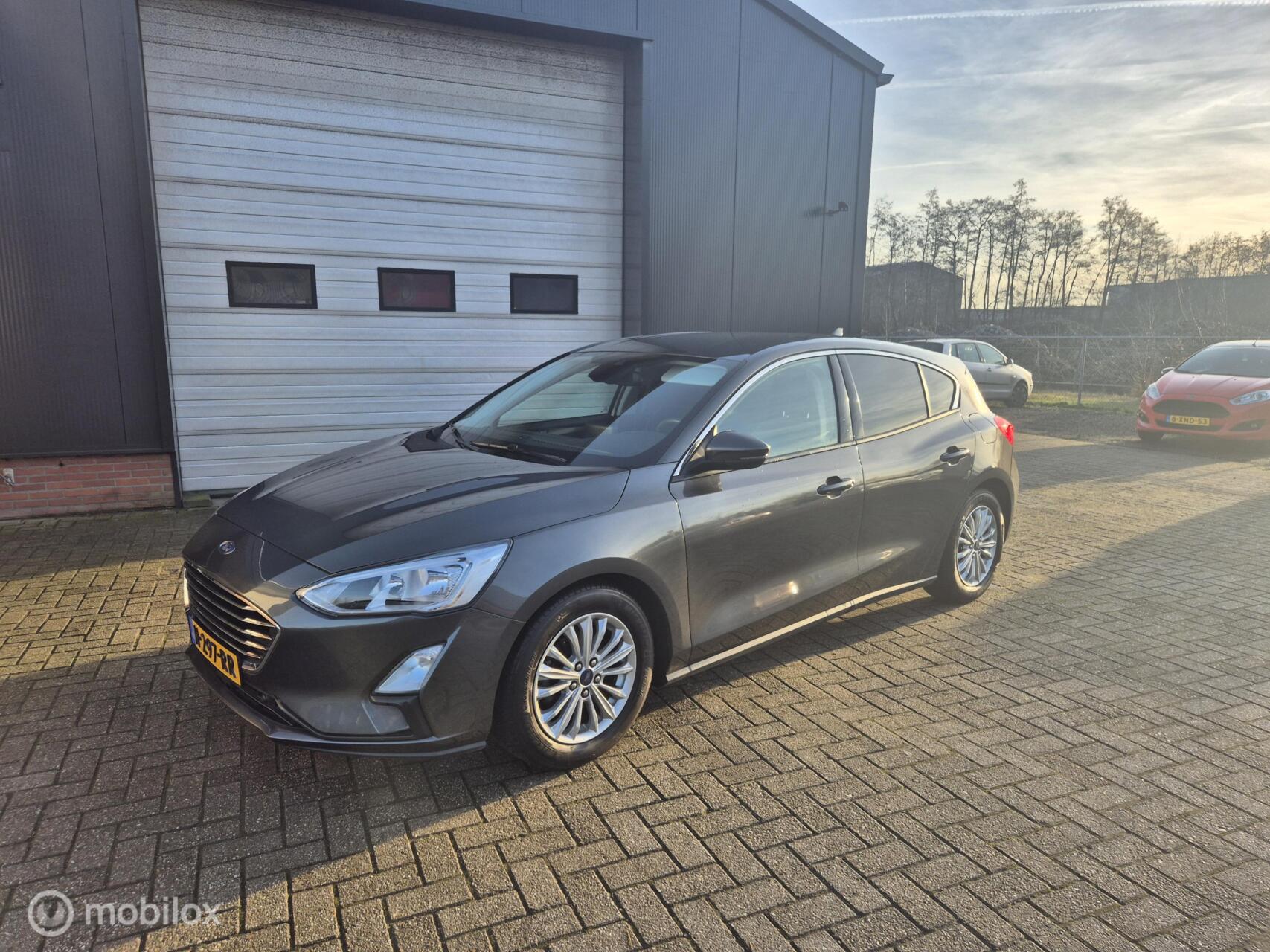 Ford Focus 1.0 EcoBoost Titanium Business 2019 - voorkant