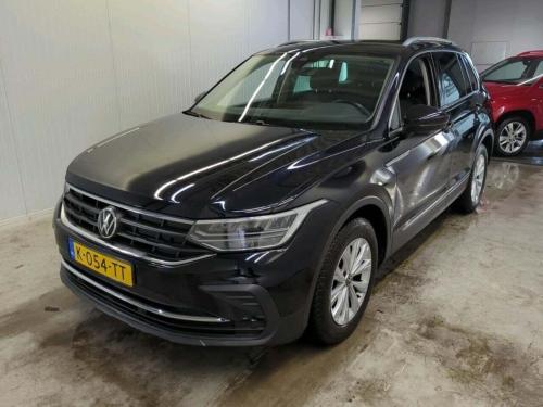 Volkswagen Tiguan 1.5 TSI Life Business 2021 - voorkant