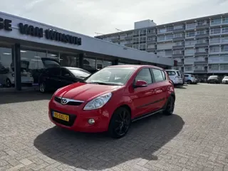 Hyundai I20 1.4i i-Catcher 2012 - voorkant