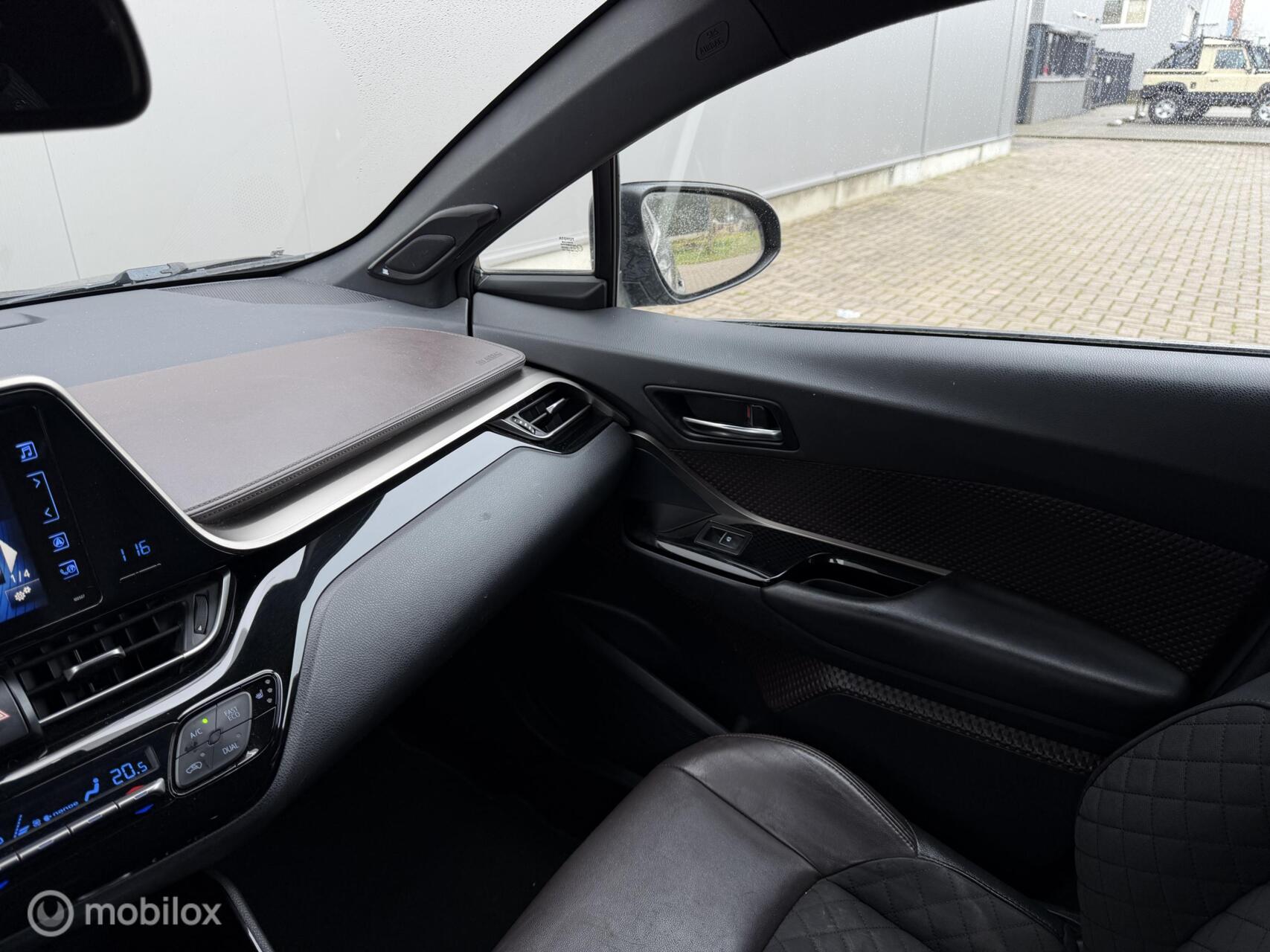 Foto van Toyota Toyota C-hr
