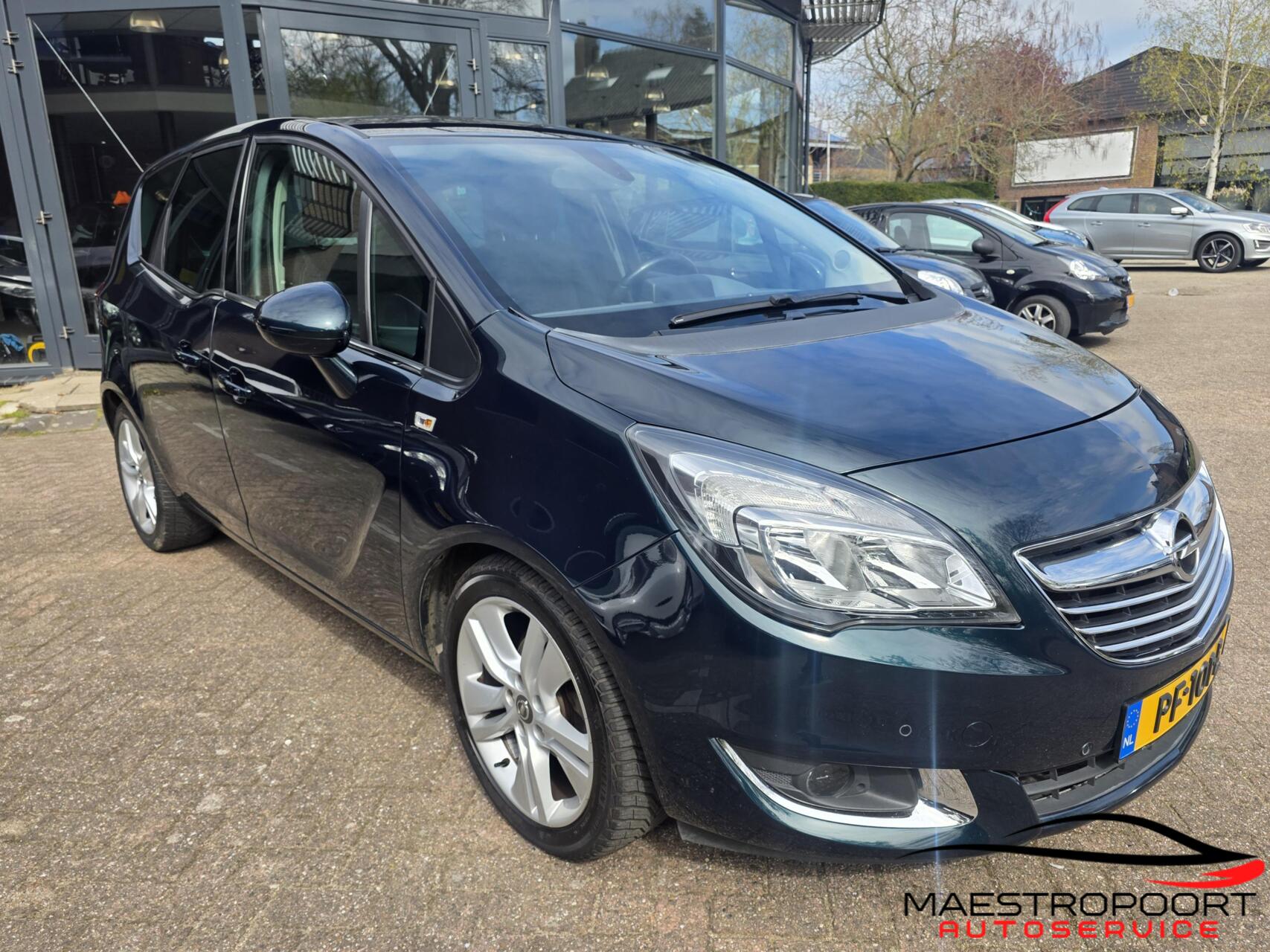 Opel Meriva 1.4 Turbo 2014 - voorkant