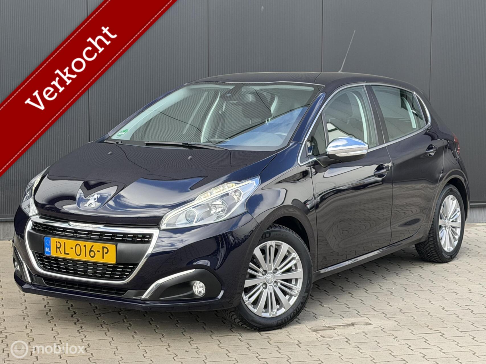 Peugeot 208 1.2 82 PK Allure | CRUISE | CARPLAY | TREKHAAK | 2018 - voorkant