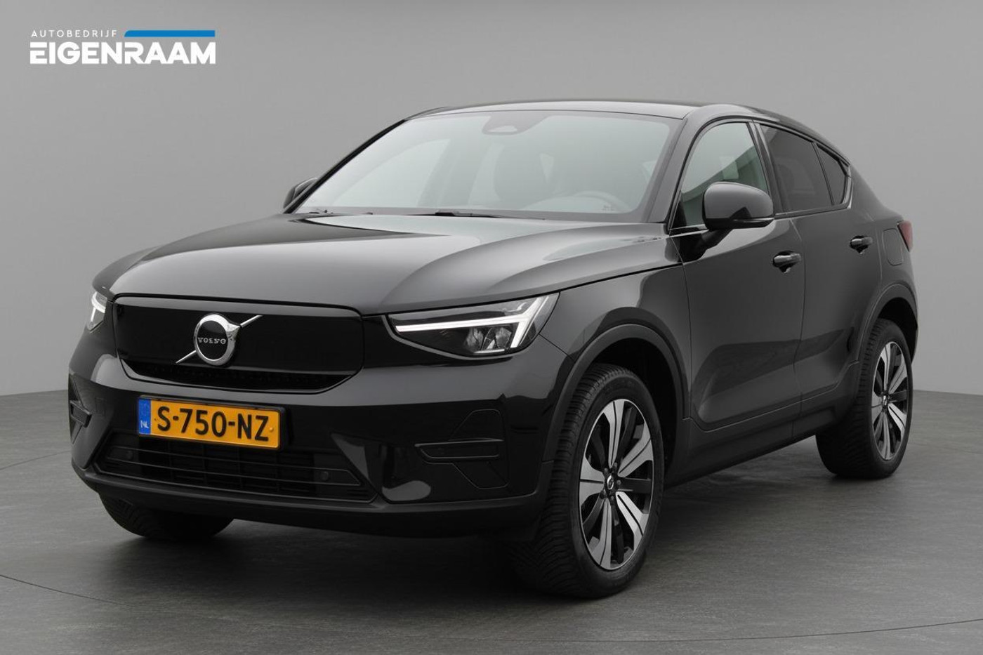 Foto van VOLVO C40