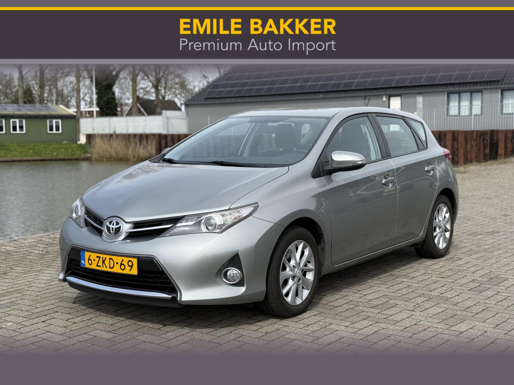 Toyota Toyota Auris 1.6 Now 2015 - voorkant