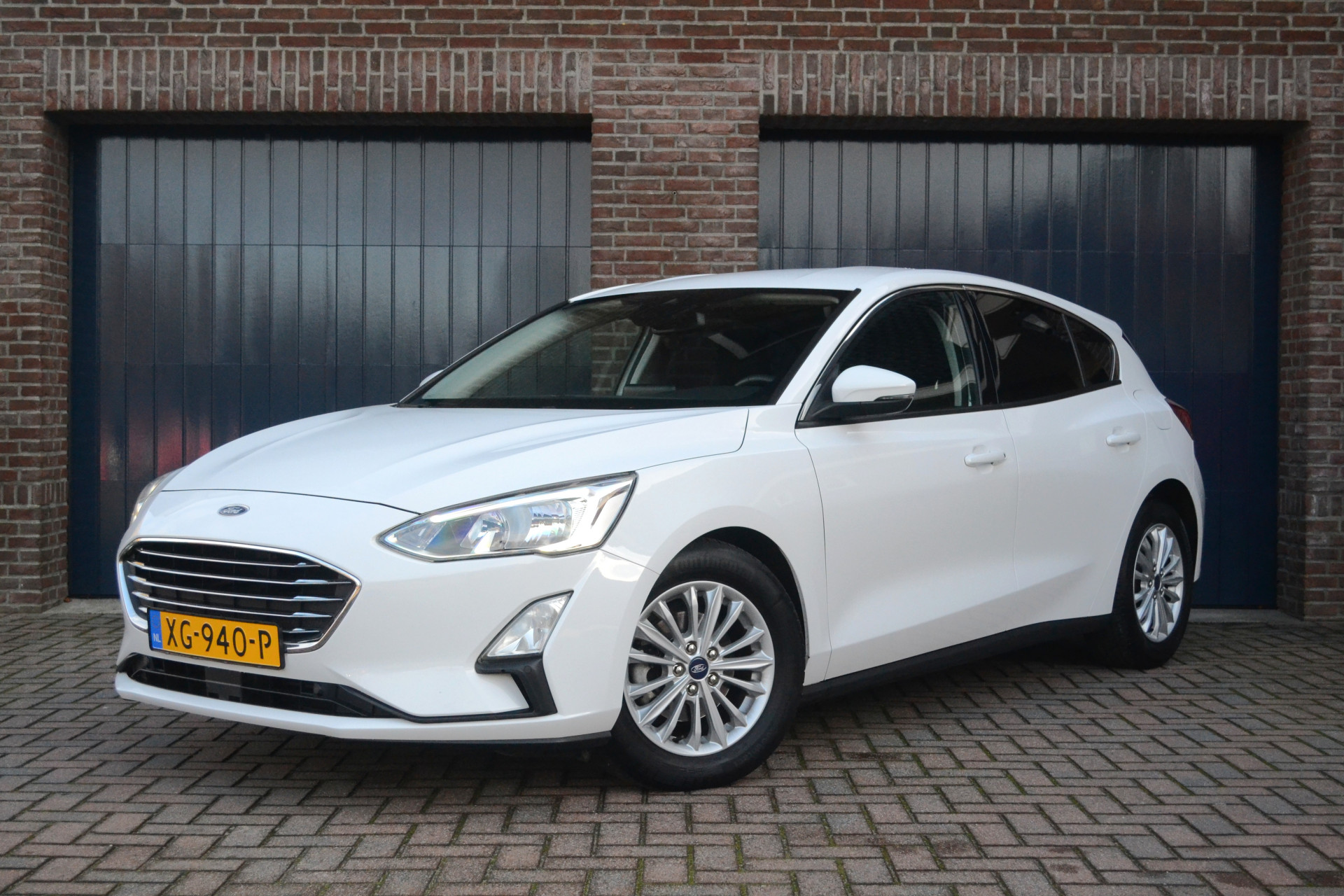Ford Focus 1.0 EcoBoost Automaat Titanium Business 2019 - voorkant