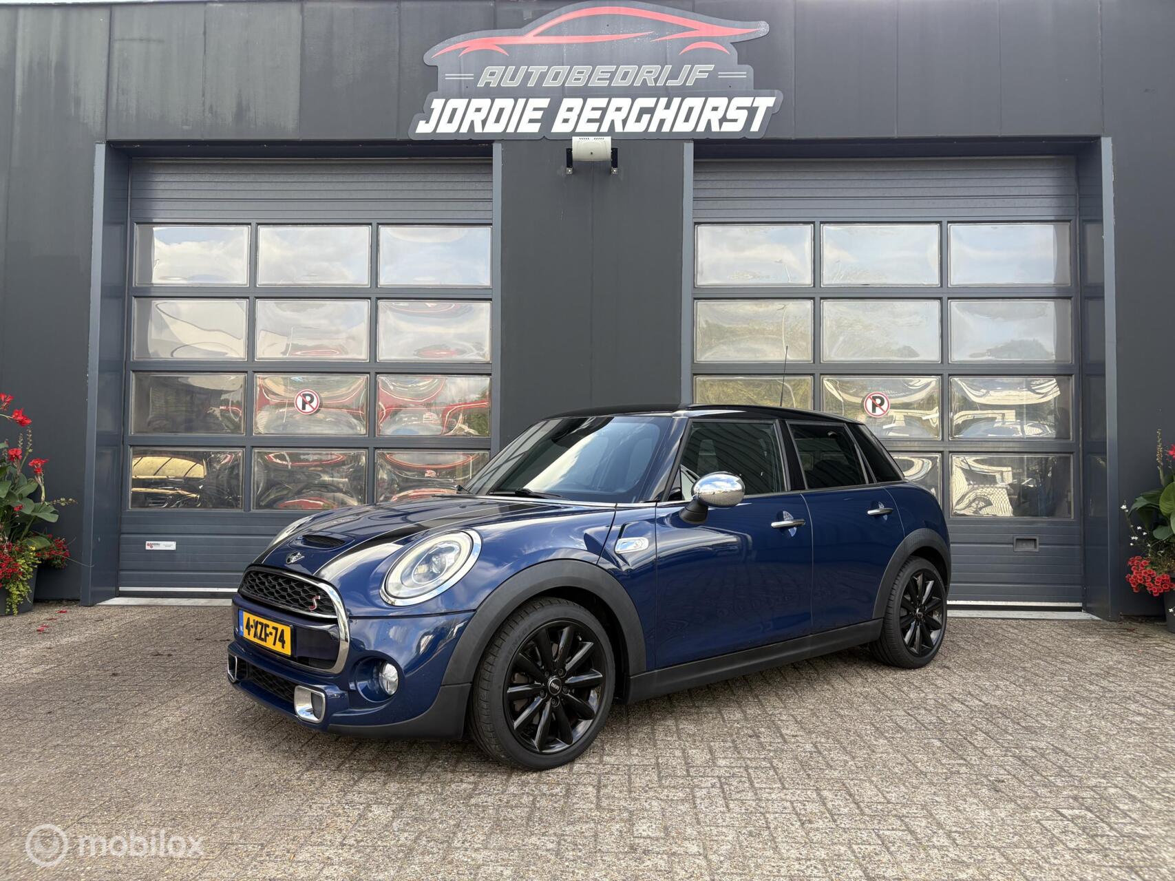Foto van MINI COOPER S