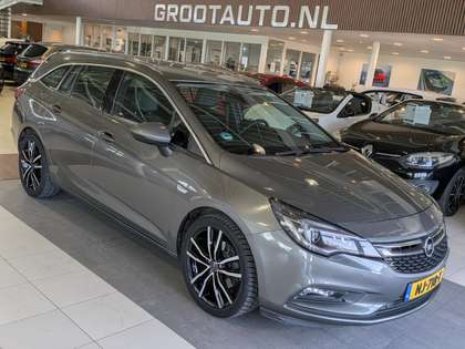 Opel Astra 1.6 Innovation 2017 - voorkant