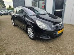 Opel Corsa 1.4-16V Edition 2009 - voorkant