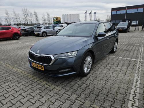 Skoda Octavia 1.5 TSI First Edition 2021 - voorkant