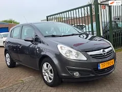 Opel Corsa 1.4-16V Cosmo 2011 - voorkant