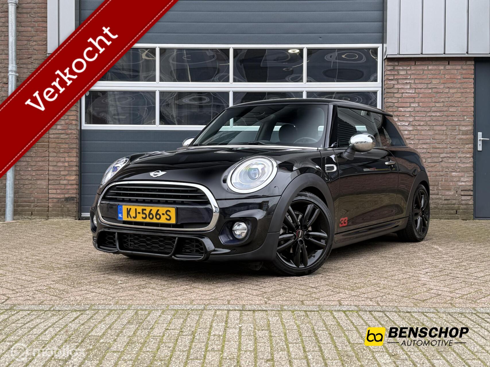 Mini Cooper 1.5 Cooper Chili JCW Pakket Cruise Control Navi LED PDC 2016 - voorkant