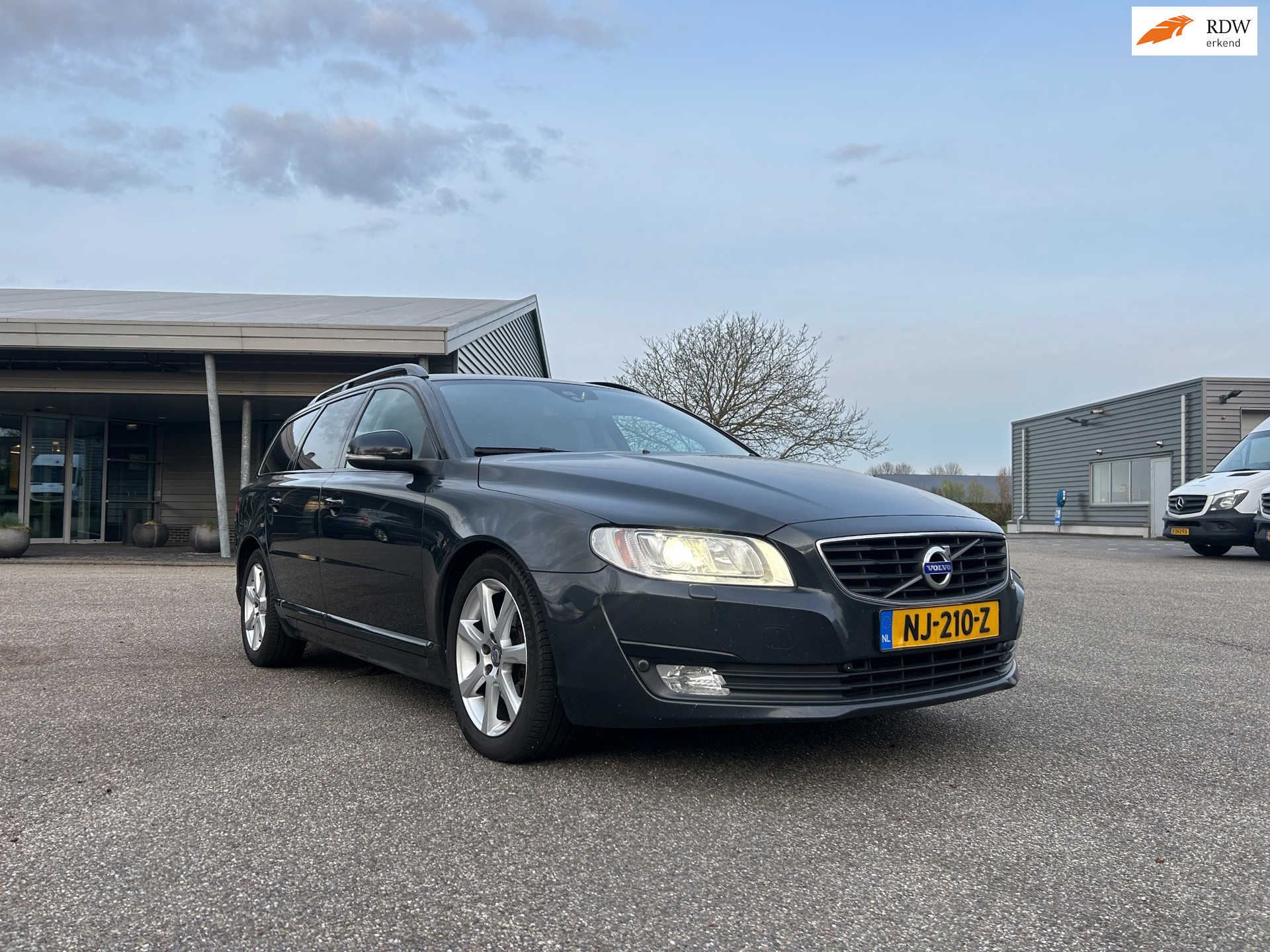 Volvo V70 2.0 D4 2016 Euro 6 | Automaat | Leer | Memory | Stoelvr 2016 - voorkant