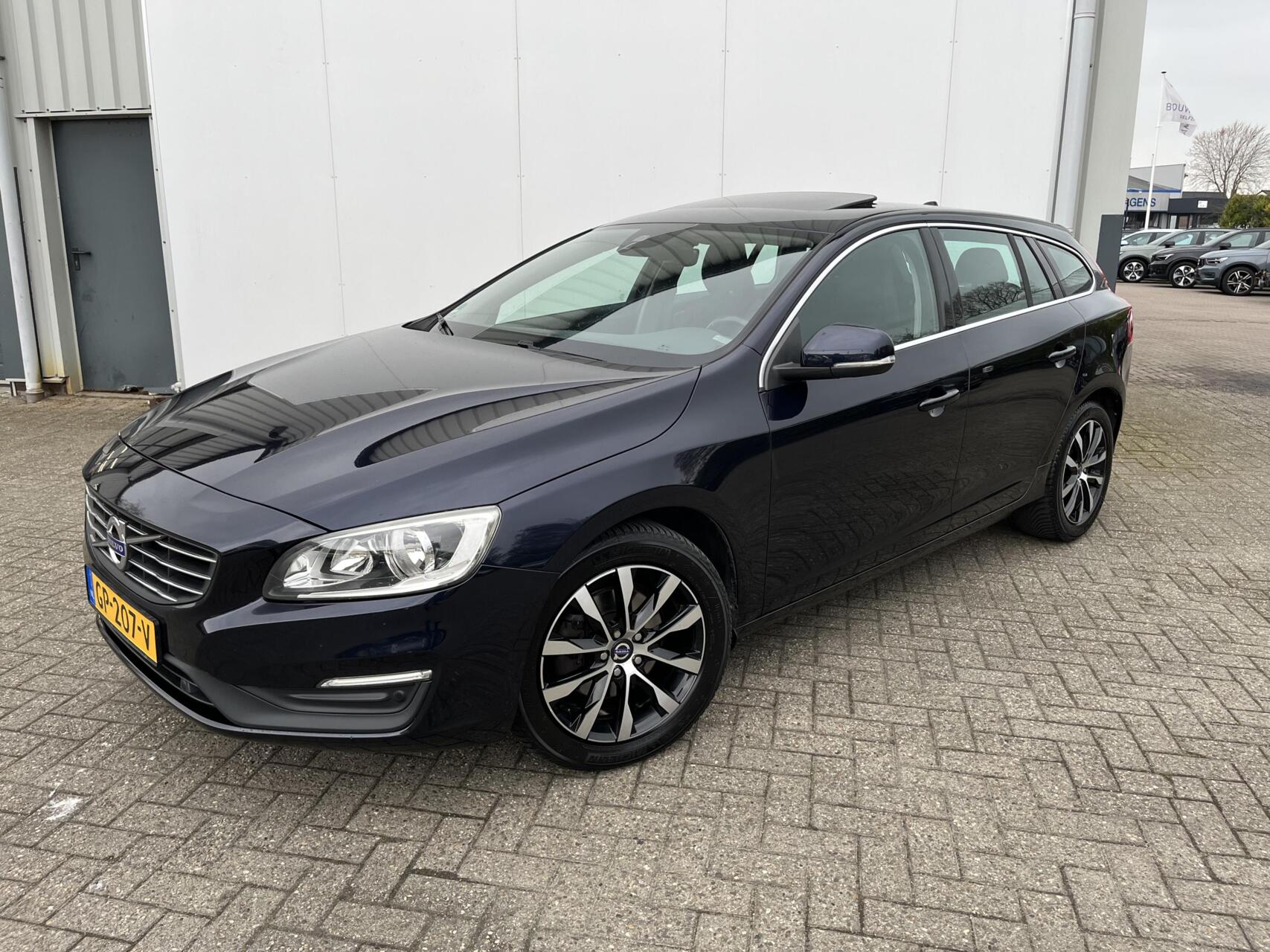 Volvo V60 2.0 D3 Momentum Business|Aut.|verw.stoel V/A|trekhaak 2015 - voorkant