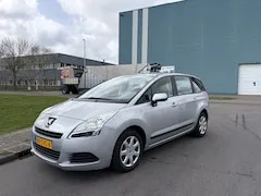 Foto van Peugeot 5008