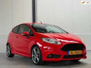 Ford Fiesta 1.6 ST2 2013 - voorkant