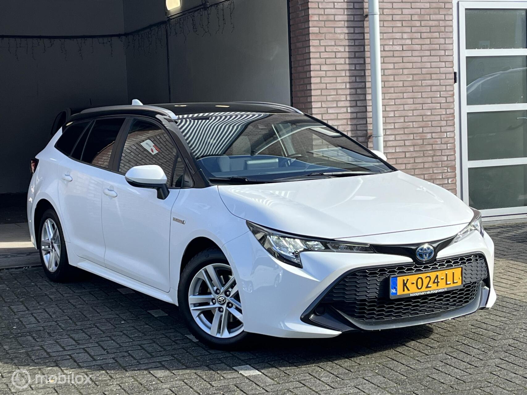 Toyota Toyota Corolla 1.8 Hybrid 1e eig. NAP, Dealer onderhouden! BTW Auto! 2021 - voorkant