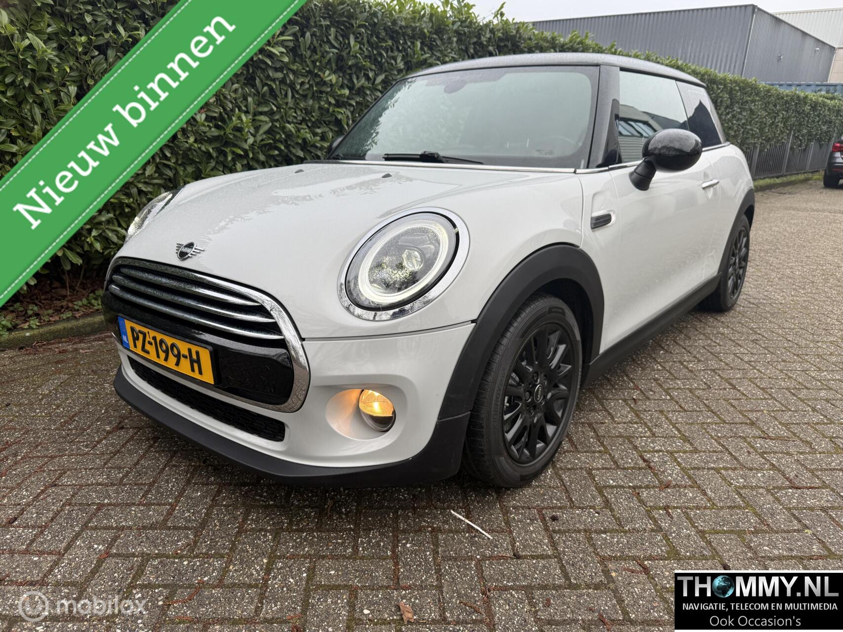 Mini Cooper 1.5 Cooper Salt, professional navigatie, Bluetooth, PDC 2014 - voorkant